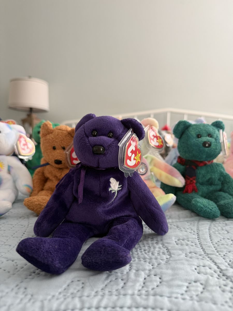 88 New 1990’s Beanie babies with tags and protectors
