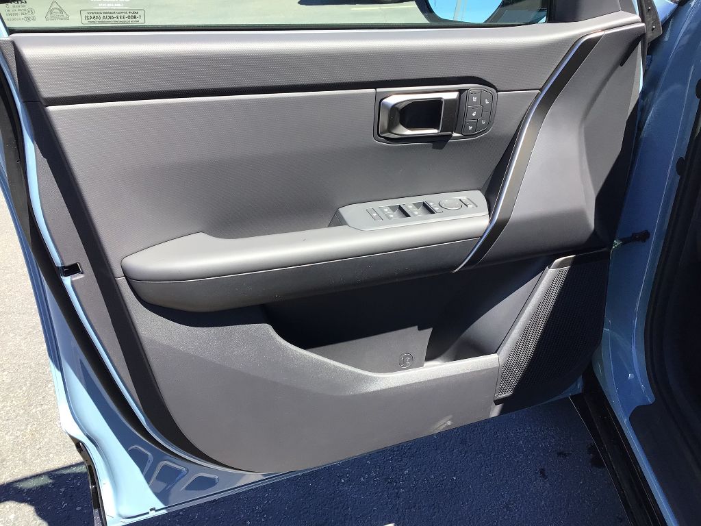 Main image 6