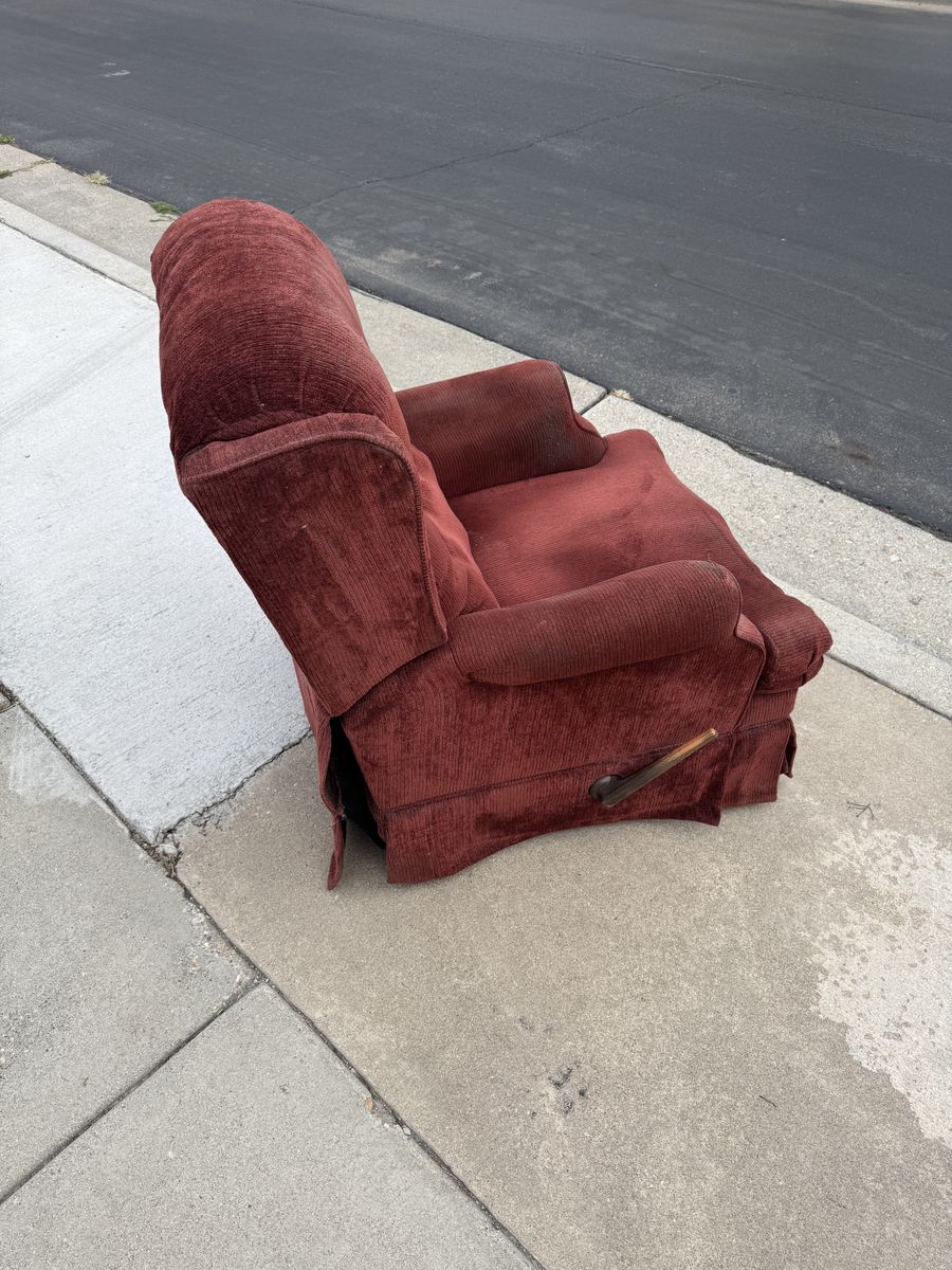 Recliner - free 