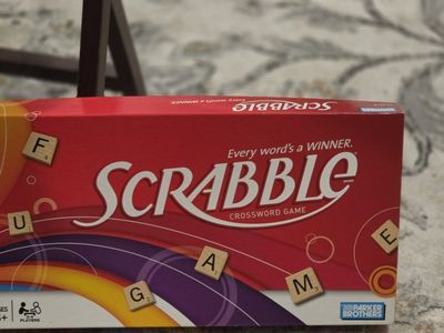 Parker Brothers Scrabble Crossword Game - Complete, Every Word's a Winner