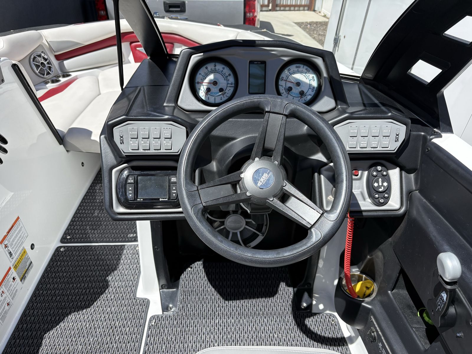 Main image 8