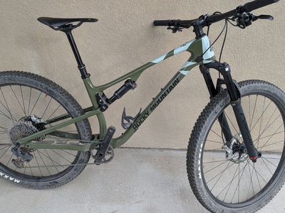 2023 Rocky Mountain Element - Lightweight Build
