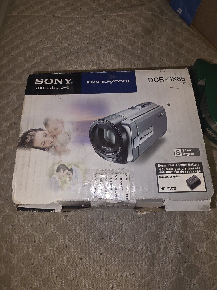 Sony DCR-SX85 Digital Video Camcorder NTSC Handycam - 70x Extended Zoom, SteadyShot used one or 2 times.