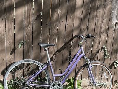 Womens Large Diamondback Vital 2 hybrid Bike