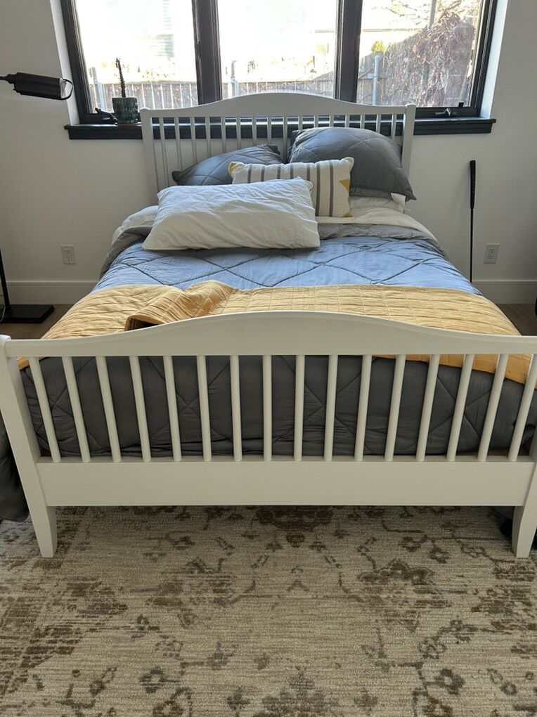 Pottery Barn full Bed