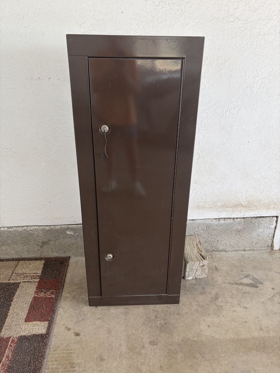 Metal gun case