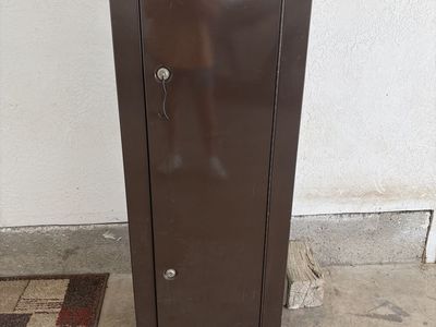 Metal gun case