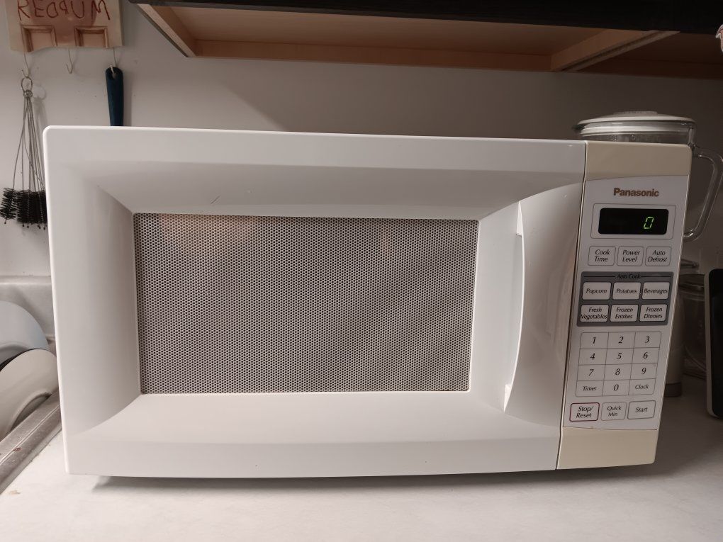 Panasonic NN-S431WL Countertop Microwave Oven - White
