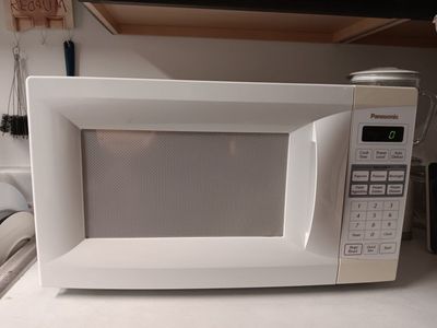 Panasonic NN-S431WL Countertop Microwave Oven - White