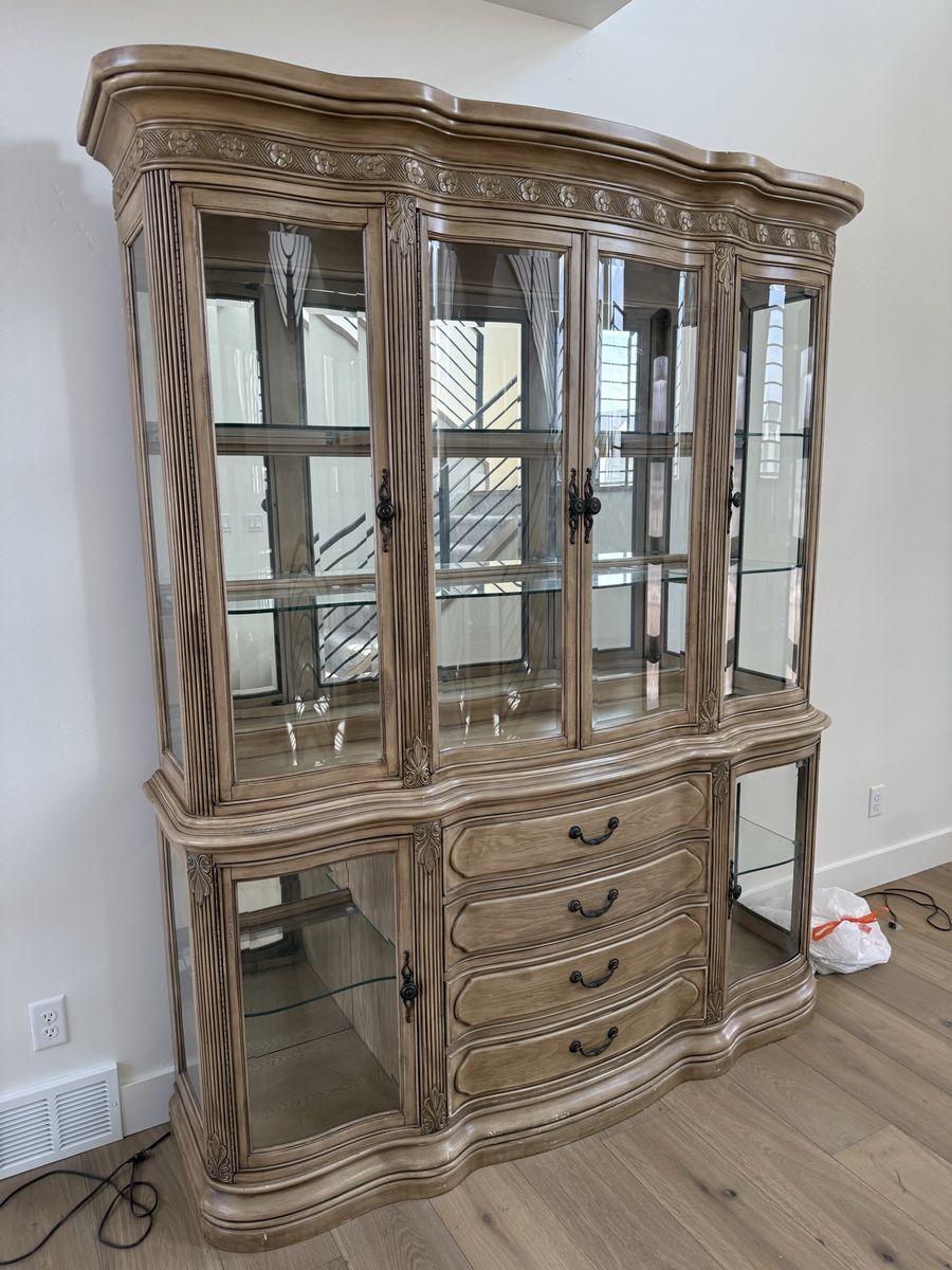 AICO Amini Innovation Corp Light Wood China Cabinet Hutch with lights