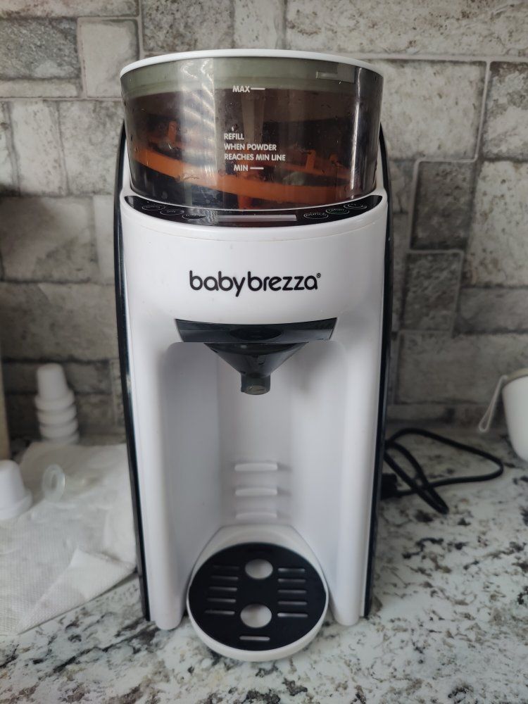 Baby Brezza Formula Pro Advanced Formula Dispenser Machine - White/Black, Automatically Mixes Formula