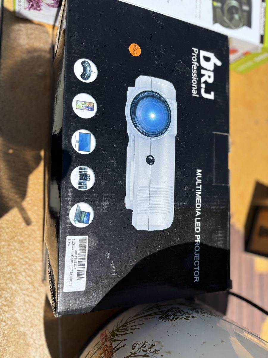 Dr J professional projector 