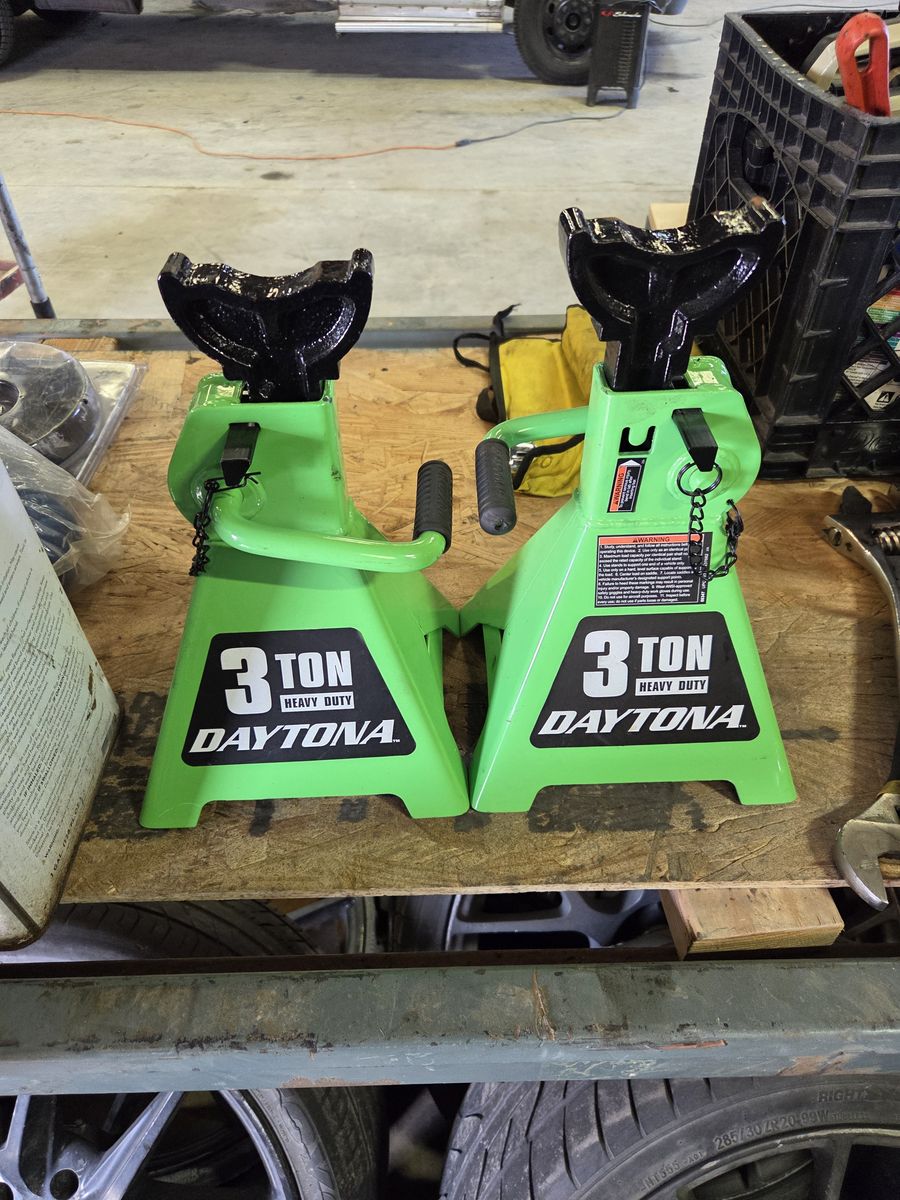 Jack stands 50 for both