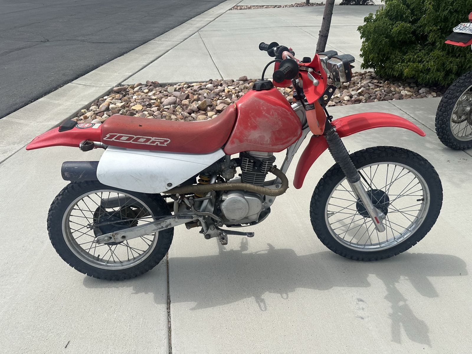 2000 Honda XR100R Dirt Bike