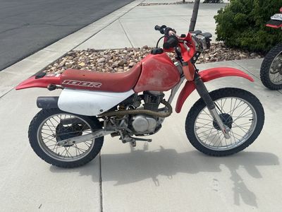 2000 Honda XR100R Dirt Bike