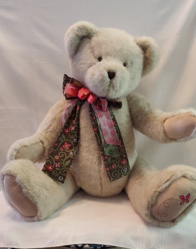 Boyd's 22" posable bear NEW!!