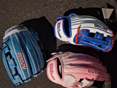 new Wilson a2000 gloves softball baseball