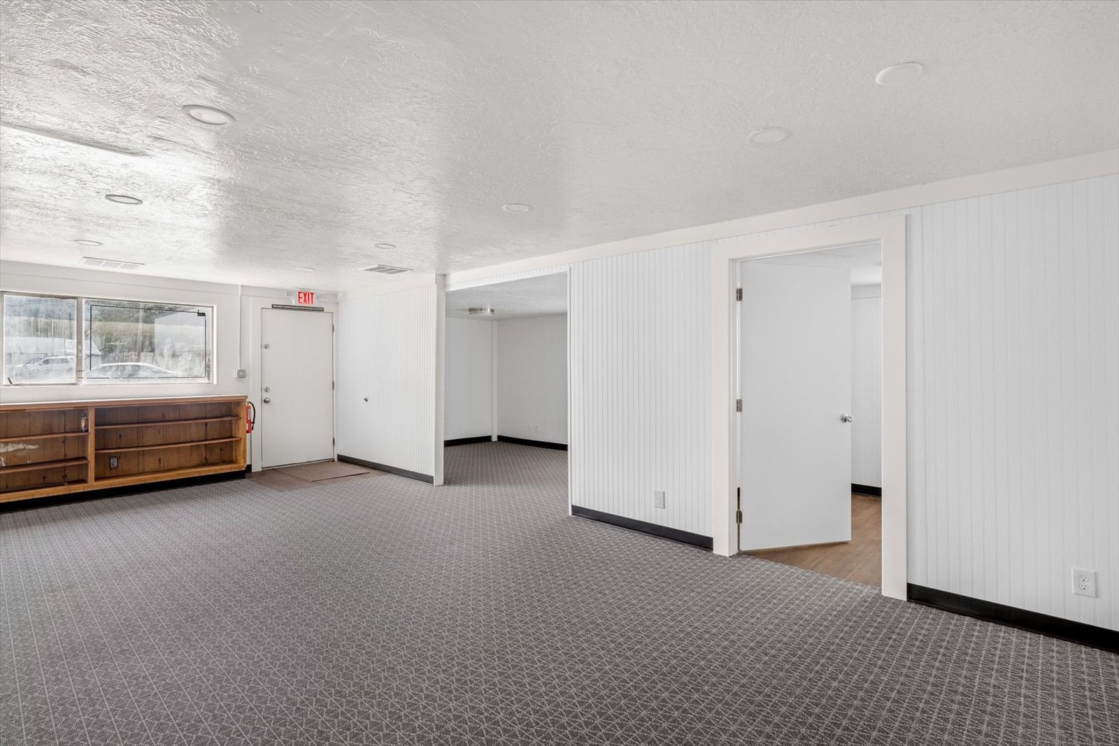 Main image 6