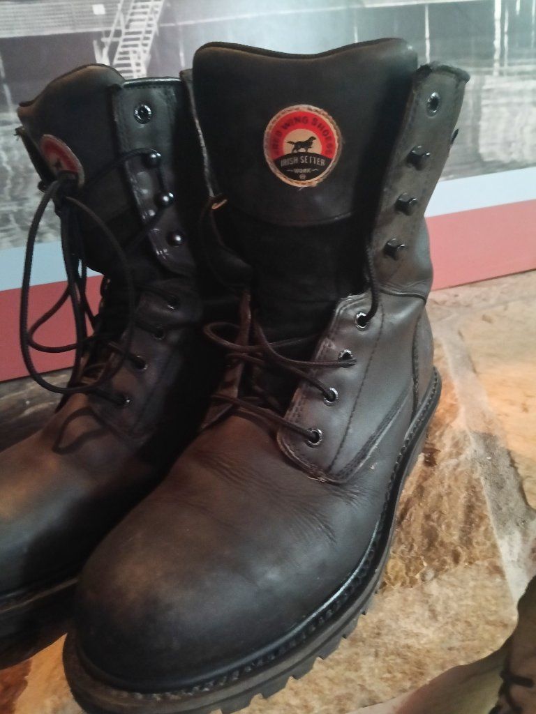RED WING Only worn# 1  time.Irish Setter, Mesabi, Men’s, #11 , Waterproof, Steel Safety Toe, Logger Boot.