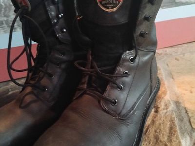 RED WING Only worn# 1 time.Irish Setter, Mesabi, Men’s, #11 , Waterproof, Steel Safety Toe, Logger Boot.
