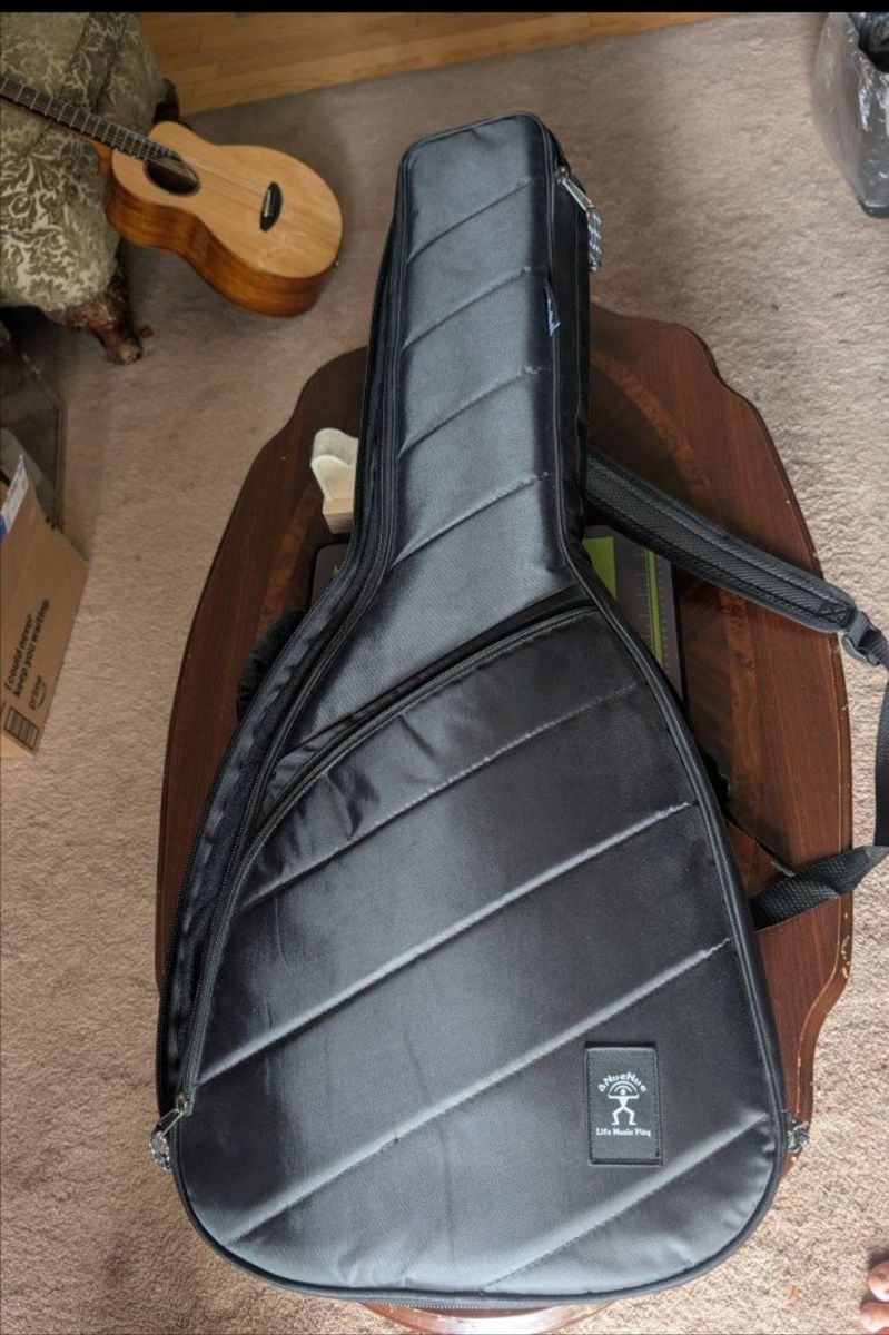 Main image 4