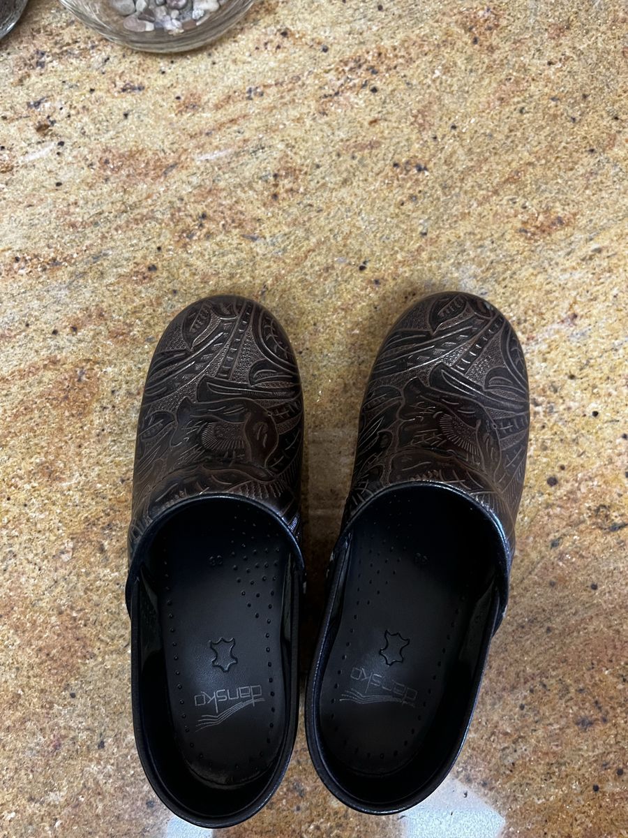 Dansko Professional Brown Tooled Leather Clogs Size 38 Slip-On Comfort Shoes