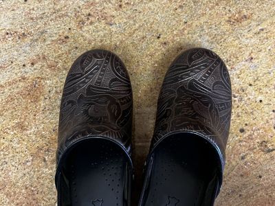 Dansko Professional Brown Tooled Leather Clogs Size 38 Slip-On Comfort Shoes