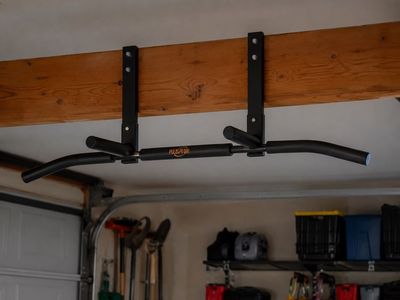 Pull up bar
