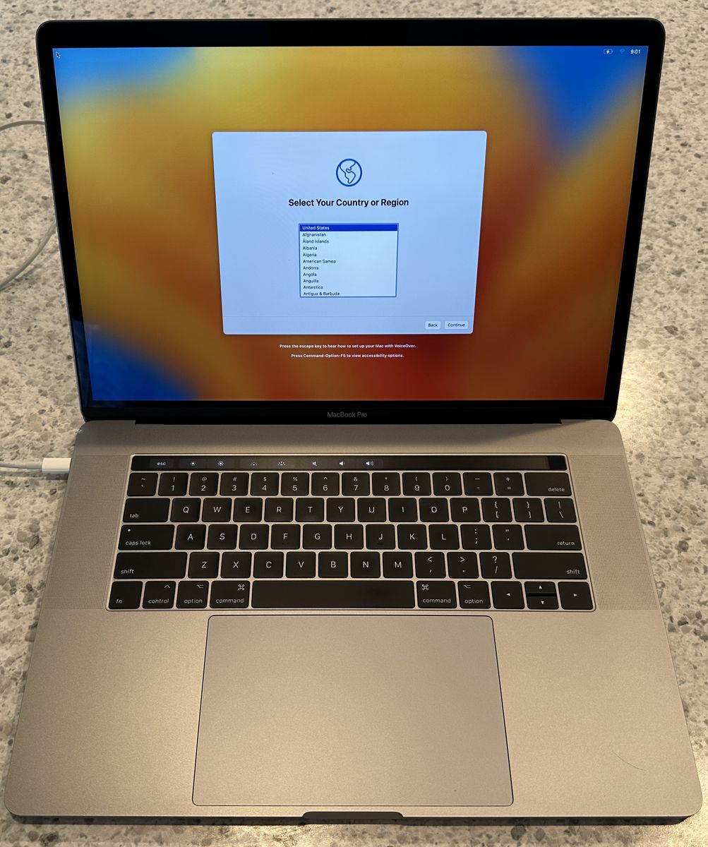 15" MacBook Pro Mid-2017, core i7 2.8Ghz, 16GB RAM, 500GB HD