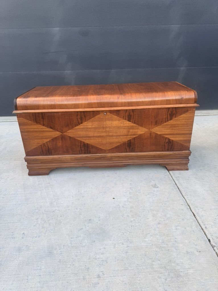 Vintage Caswelo Runyan 1940's Cedar Chest