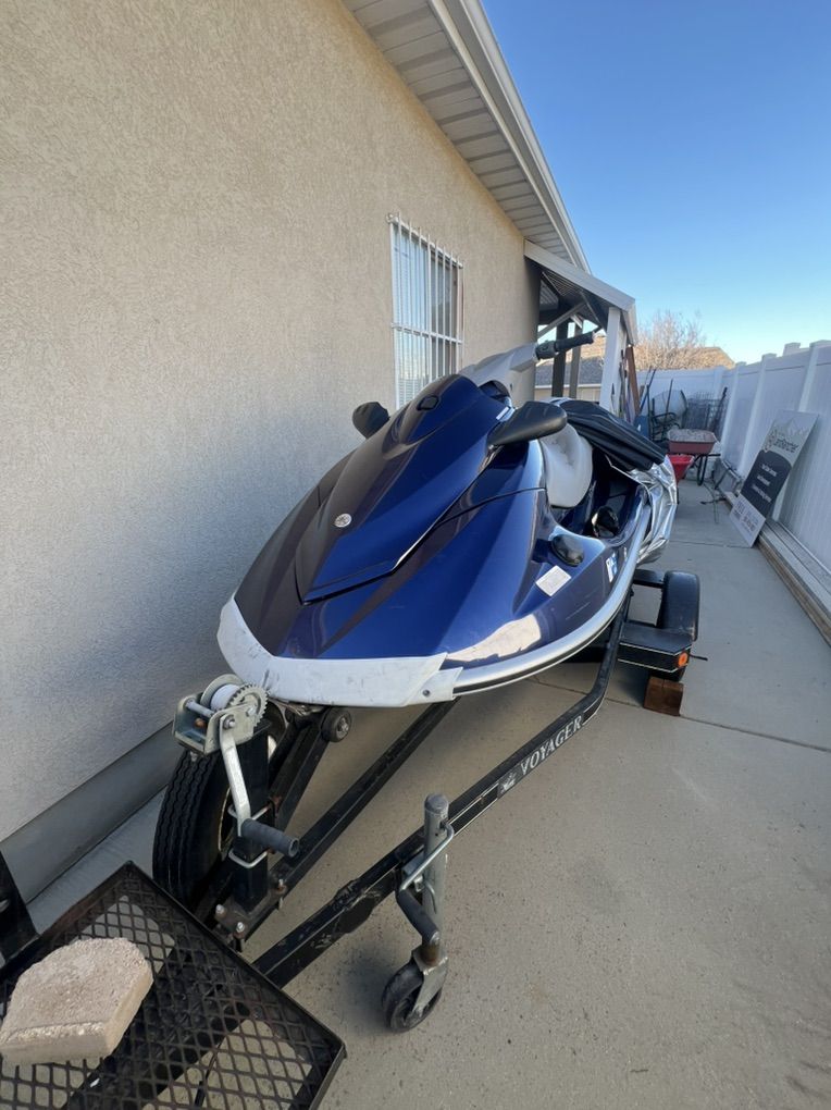 2013 Yamaha VX Cruiser waverunner/Pioneer Trailer