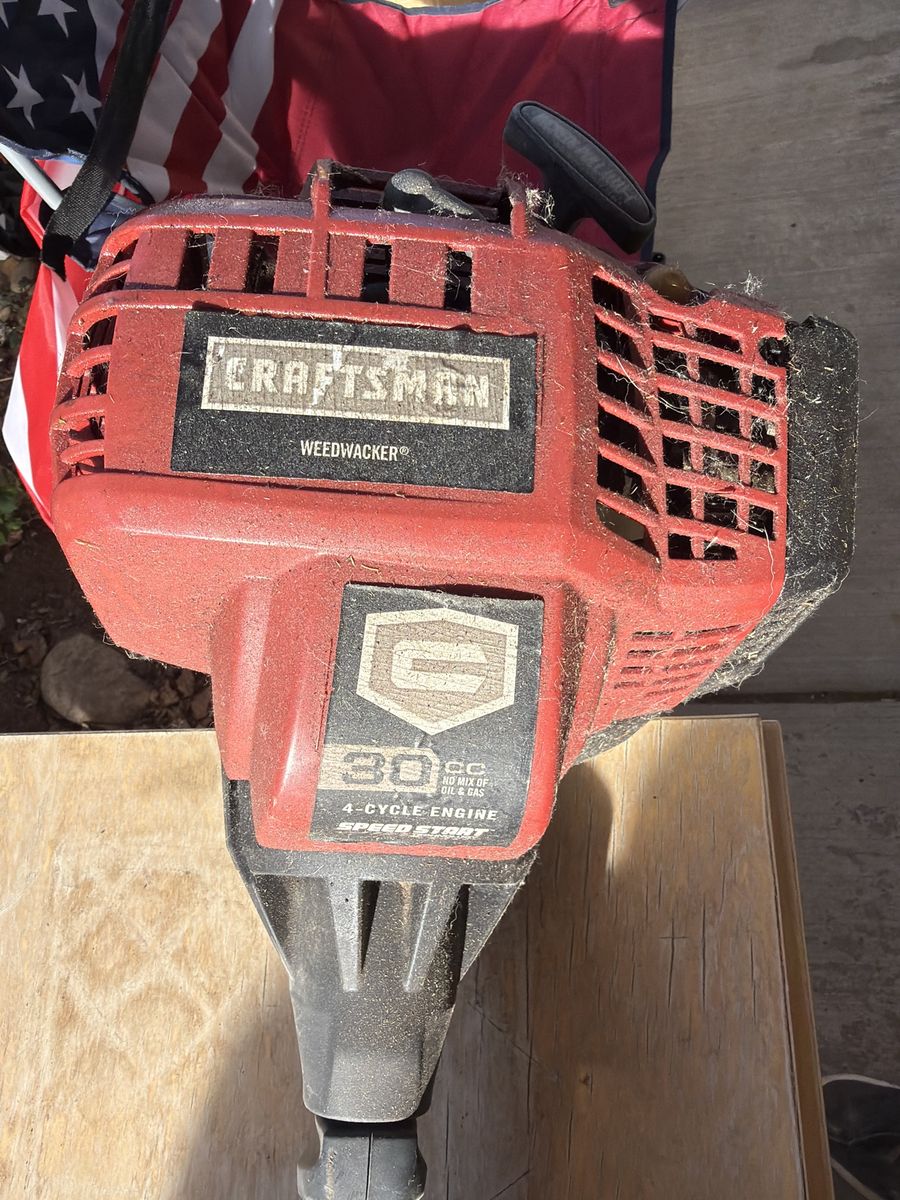 Craftsman Weedwacker 30cc 4-Cycle Speed Start Gas String Trimmer