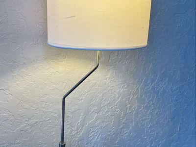Desk lamp with outlets