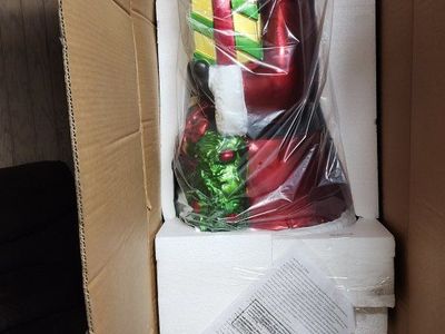 New: Member's Mark Pre-lit 6 ft Santa yard decoration (indoor/outdoor)