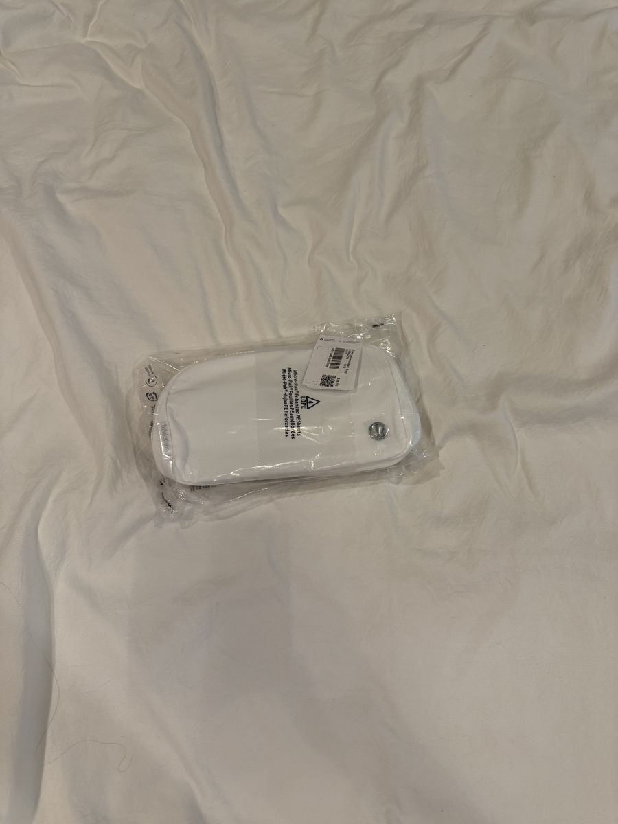 Lululemon Everywhere Belt Bag - White (New with Tags)