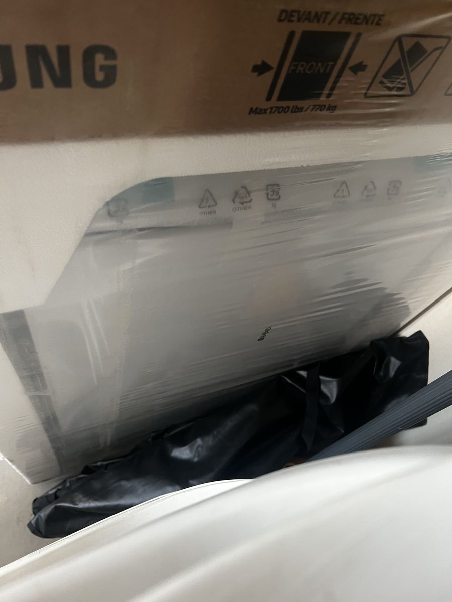 New in Original Box Packaging Samsung 7.4-cu ft Vented Gas Dryer