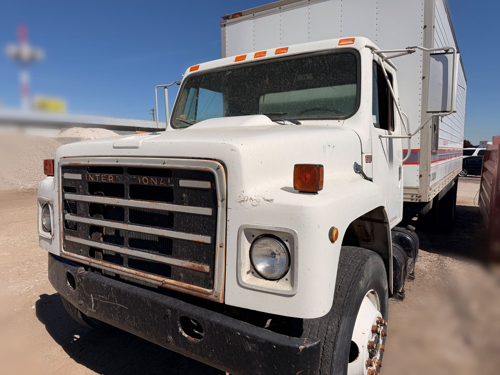 International box truck, ***JUST REDUCED*** model s1900, year 1986, 249,931 miles, 22' aluminum box, 7' interior height, 236" wb