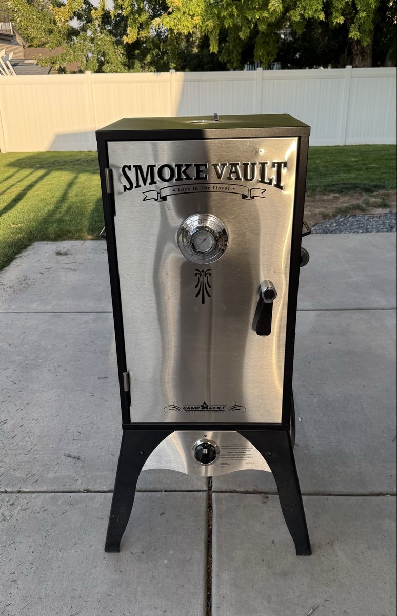 Camp Chef Smoke Vault 18" Vertical Propane Smoker (SMV18S-5)