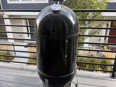 Weber Smokey Mountain 18