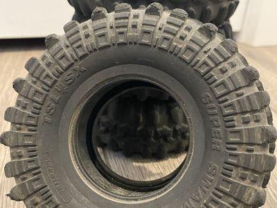 Rc crawler tires and electronics