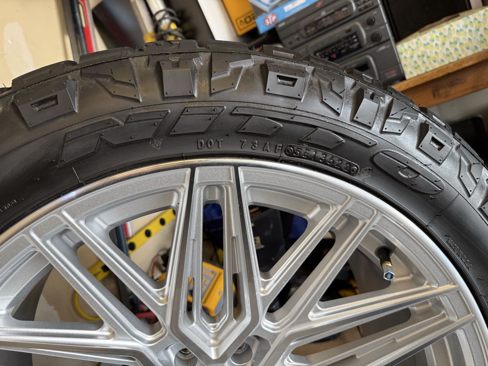 6x135 F150 - 22” Vossen Hybrid Forged HF6-5-2G26 Wheels & Nitto Ridge Grappler Tires