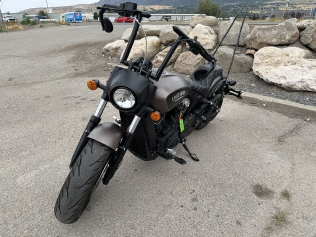2019 Indian Motorcycle® Scout® Bobber ABS Thunder Black Smoke