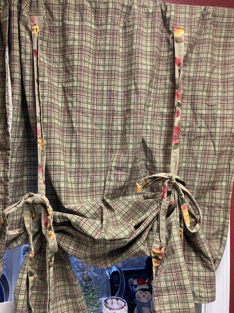 2 Plaid Tie Up Curtain Shades Set