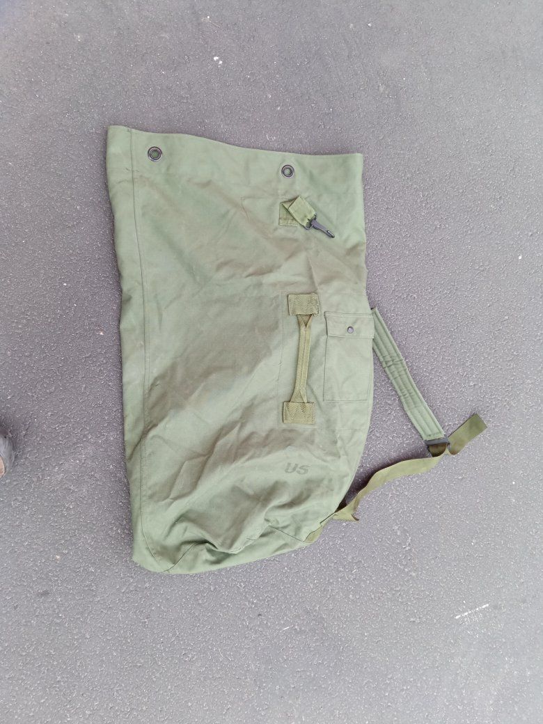 Military Army Duffle Bag Like New!