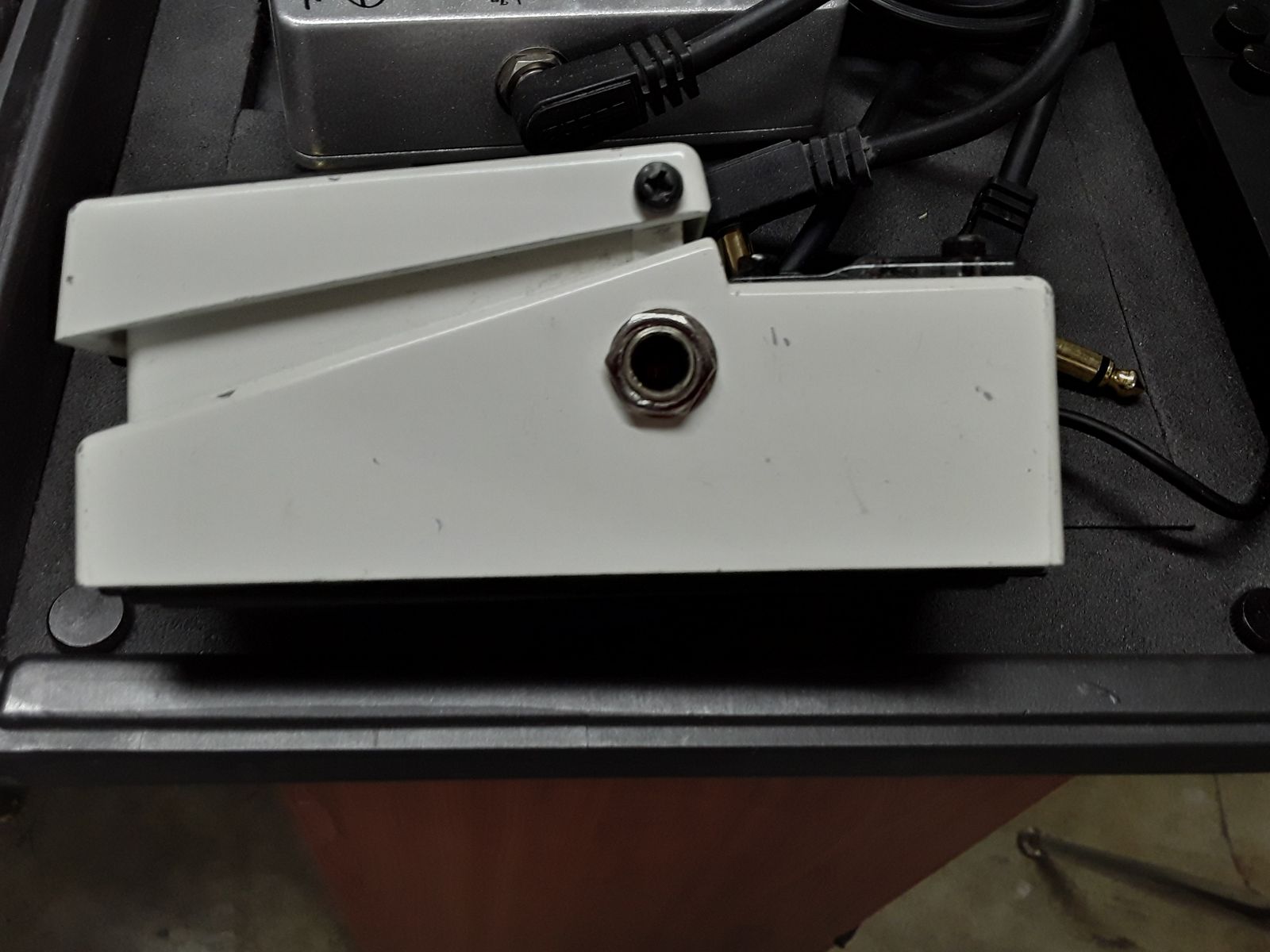 Main image 6