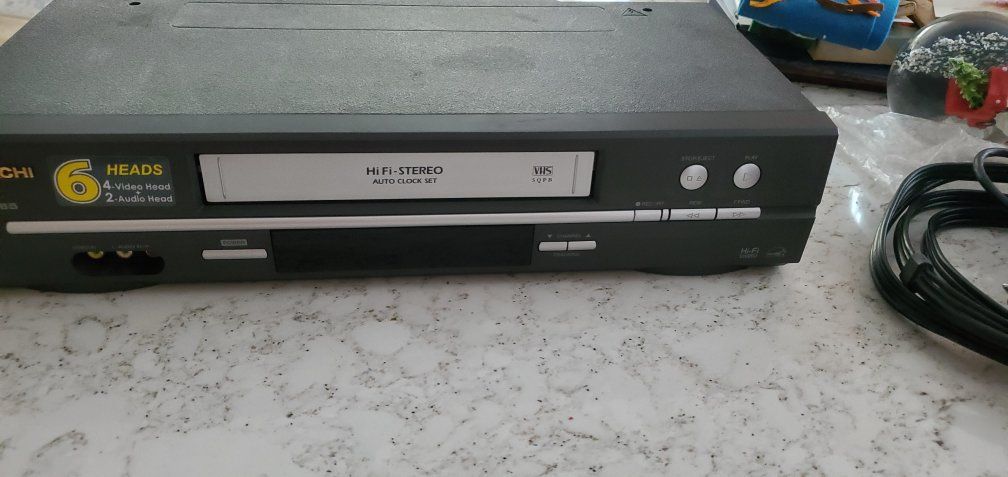 Hitachi 6-Head Hi-Fi Stereo VHS VCR Player SQPB Auto Clock Set