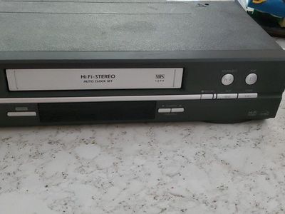 Hitachi 6-Head Hi-Fi Stereo VHS VCR Player SQPB Auto Clock Set