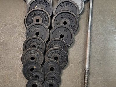 weights 155 pounds