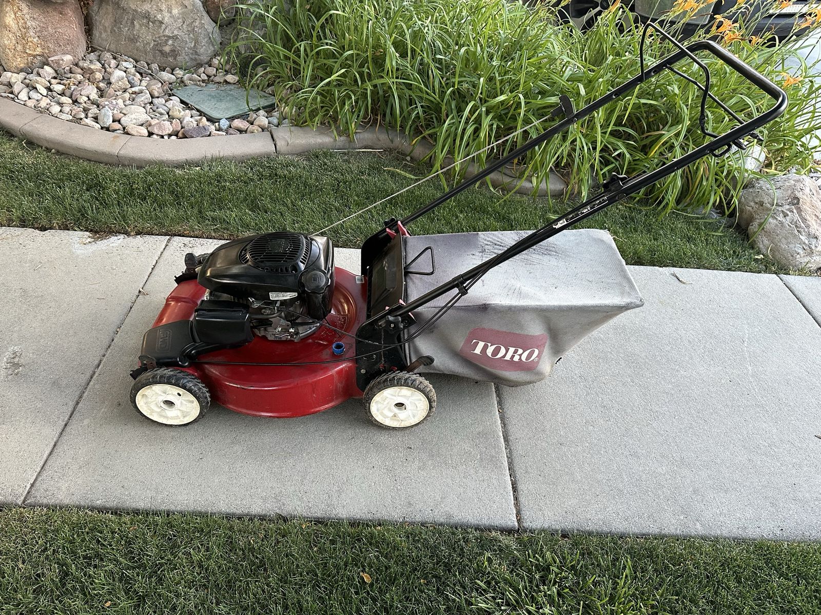 Toro Recycler Lawn Mower – Runs Great!