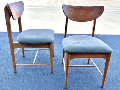 Beautiful PAIR of vintage mid century modern chairs MCM dining chairs, desk chairs accent chairs